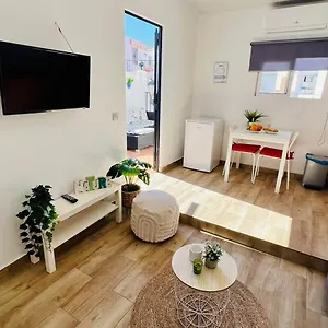 Jimena Malaga En El Centro De Apartamento